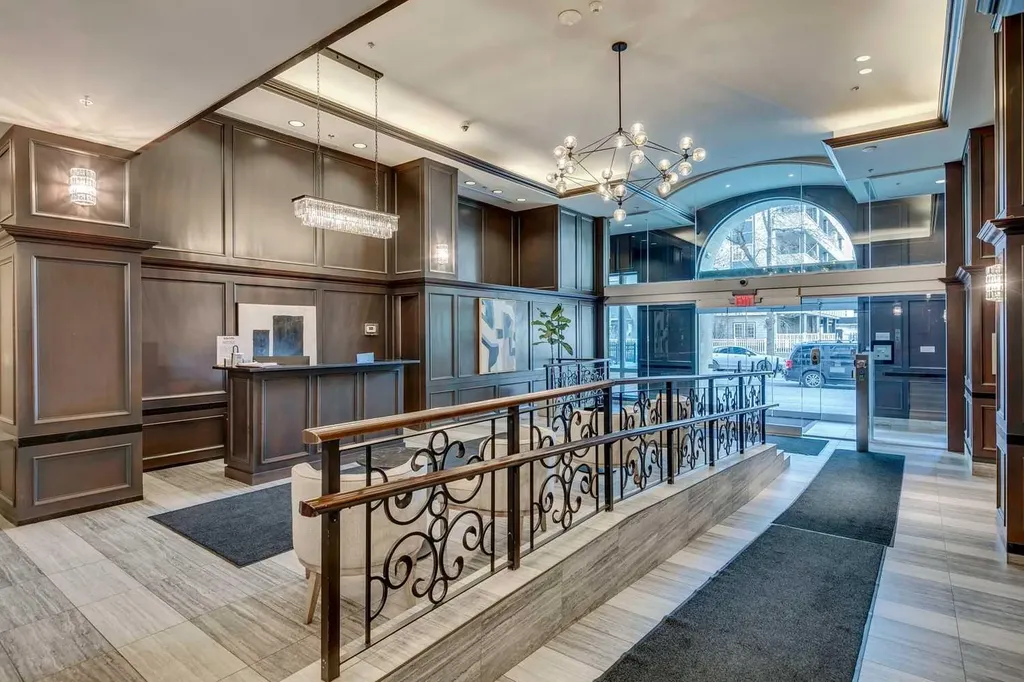 817 15 Avenue SW Calgary AB T2R0H8