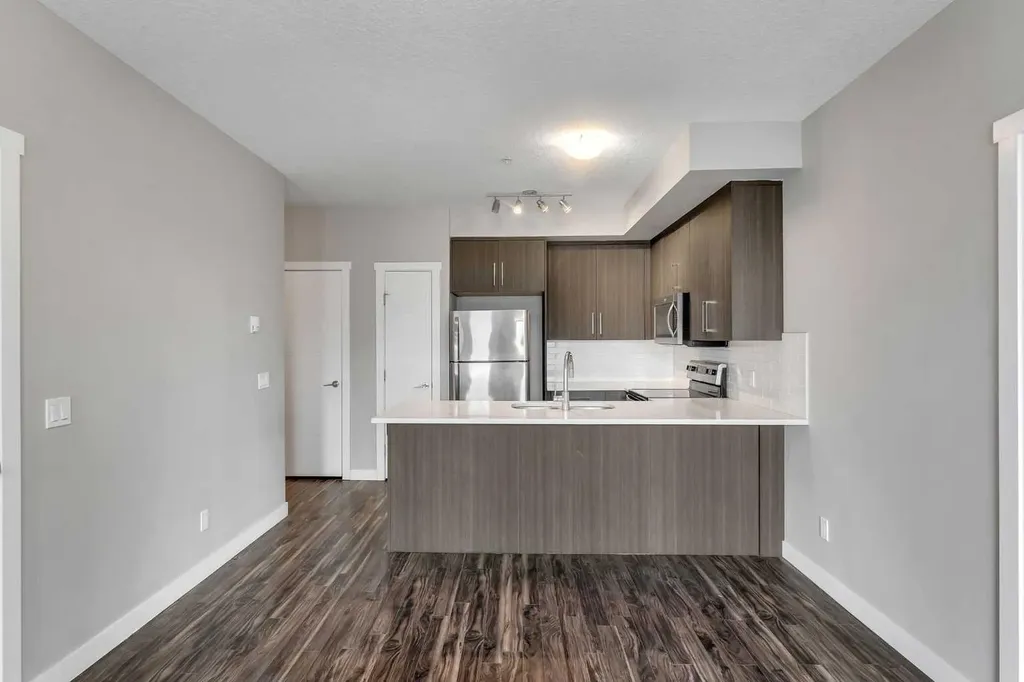605 17 Avenue NW Calgary AB T2M 0N6