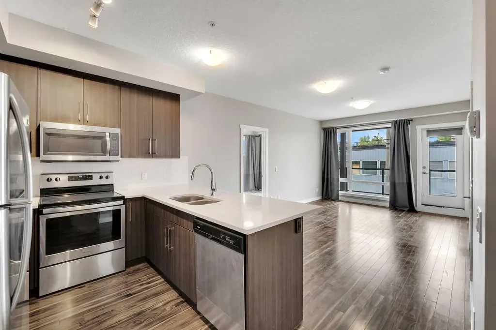 605 17 Avenue NW Calgary AB T2M 0N6