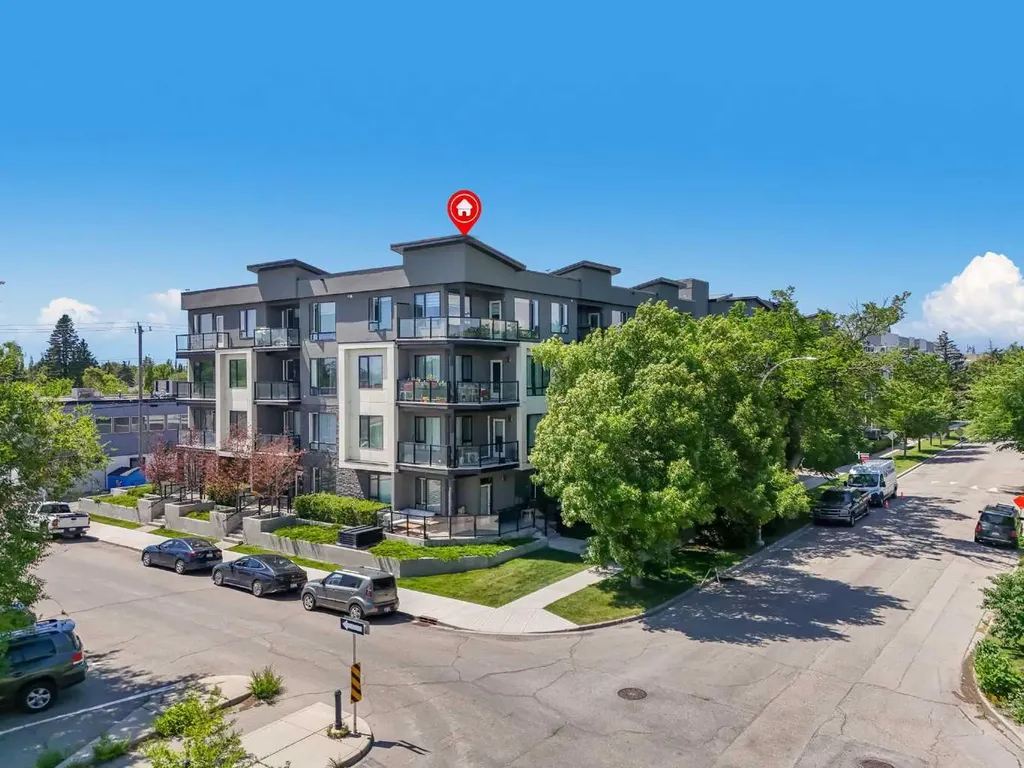 605 17 Avenue NW Calgary AB T2M 0N6