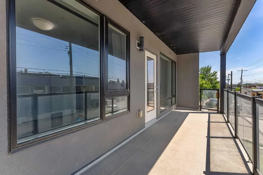 605 17 Avenue NW Calgary AB T2M 0N6