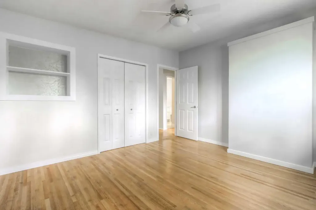 5839 66 Avenue NW Calgary AB T3A 2A8