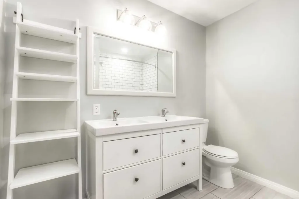 5839 66 Avenue NW Calgary AB T3A 2A8