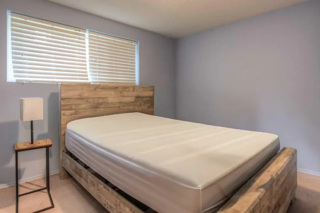 5839 66 Avenue NW Calgary AB T3A 2A8