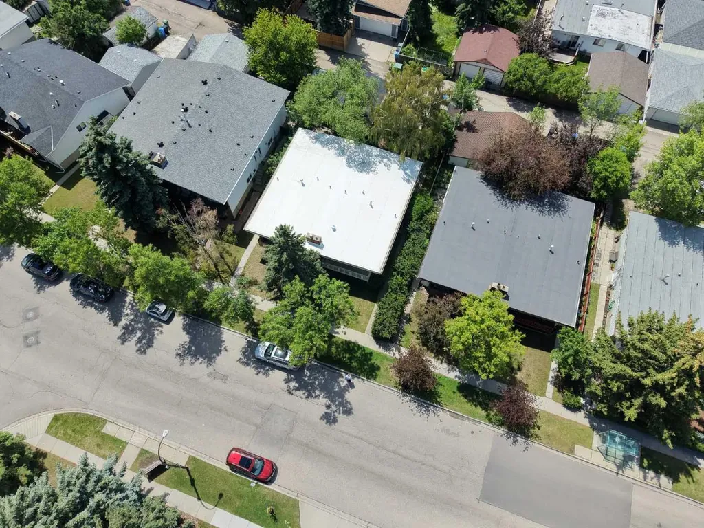 5839 66 Avenue NW Calgary AB T3A 2A8