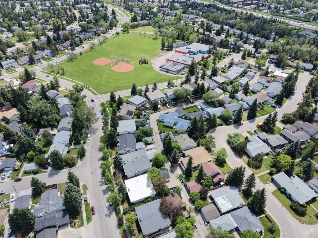 5839 66 Avenue NW Calgary AB T3A 2A8