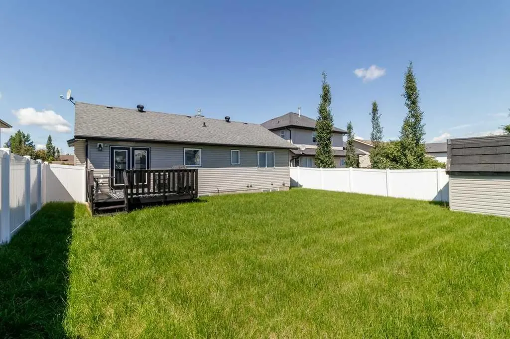 3 Liberty Place Sylvan Lake AB T4S 0A2