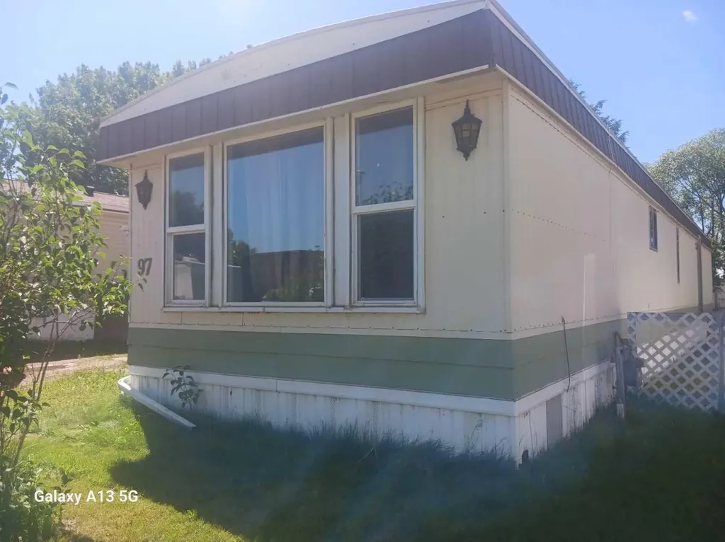 97 Westwood Court Innisfail AB T4G 1S2