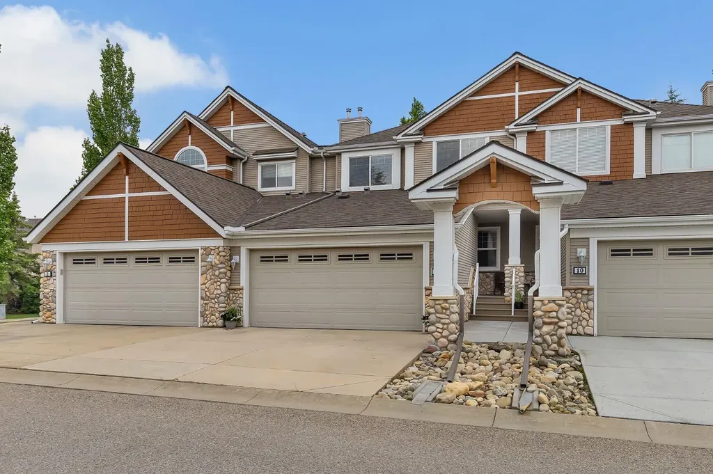 6 Discovery Heights SW Calgary AB T3H 4Y6