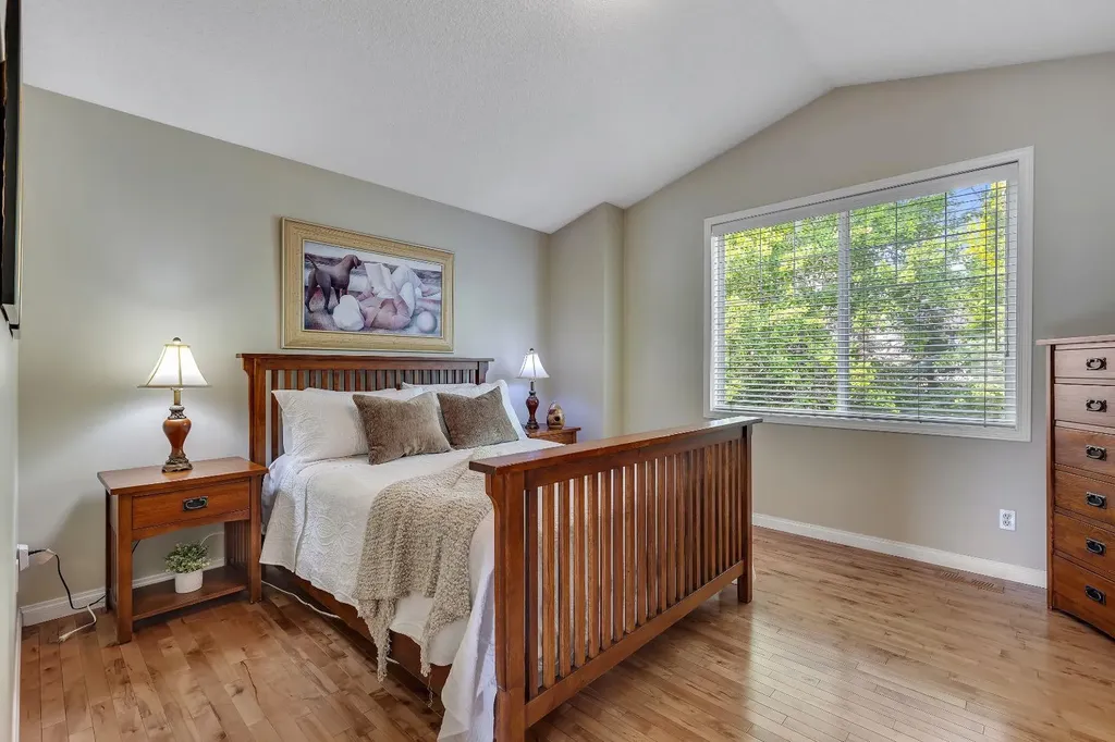 6 Discovery Heights SW Calgary AB T3H 4Y6