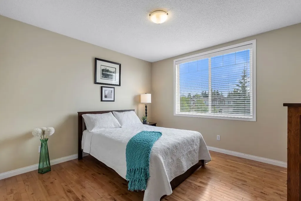 6 Discovery Heights SW Calgary AB T3H 4Y6