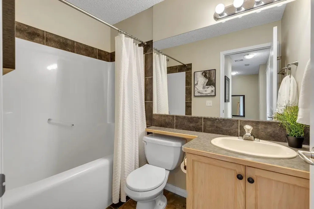 6 Discovery Heights SW Calgary AB T3H 4Y6