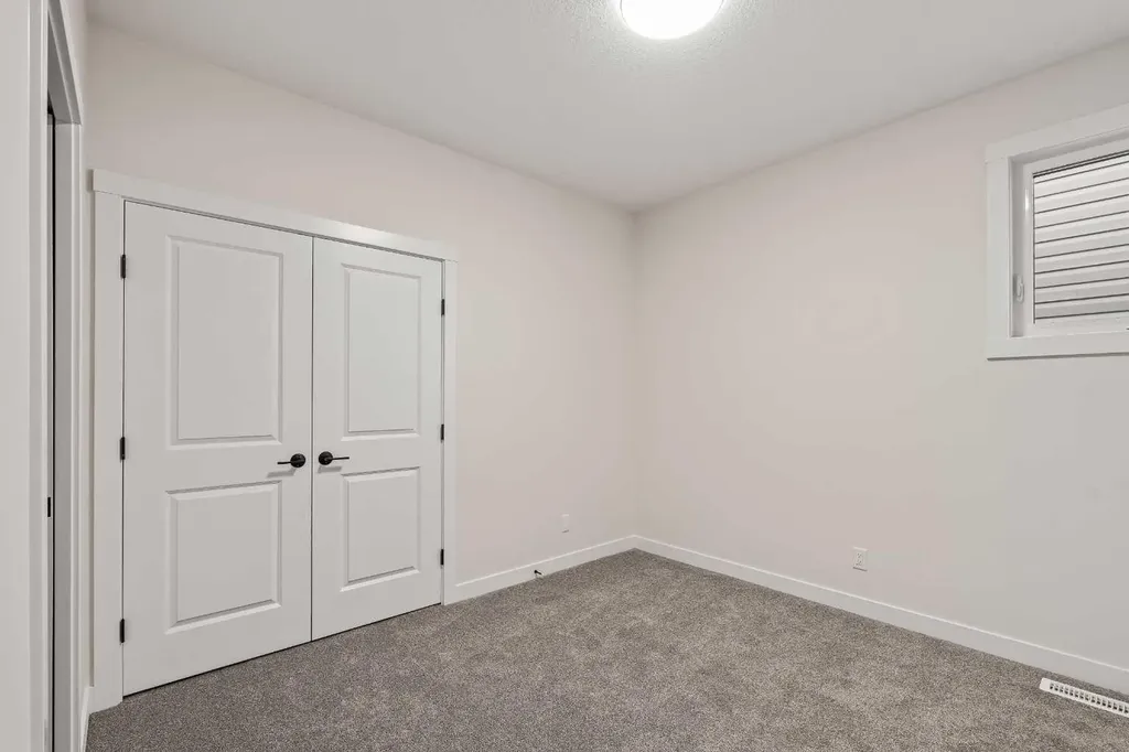 167 Lucas Gardens NW Calgary AB T3P 2R9