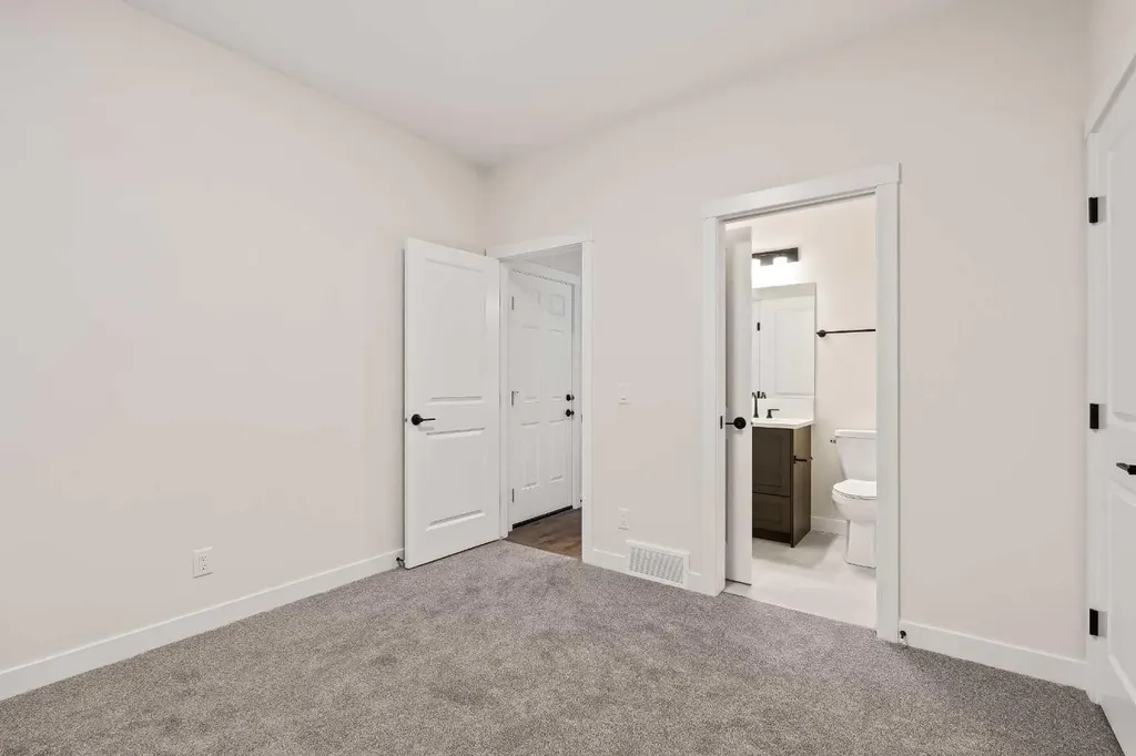 167 Lucas Gardens NW Calgary AB T3P 2R9