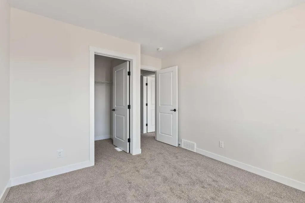 167 Lucas Gardens NW Calgary AB T3P 2R9