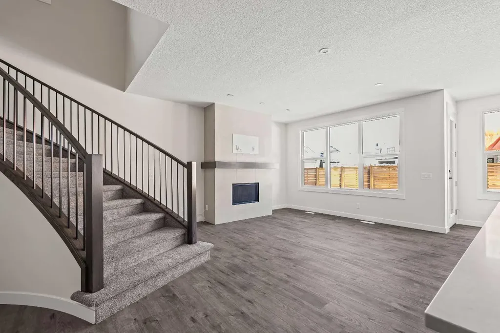167 Lucas Gardens NW Calgary AB T3P 2R9
