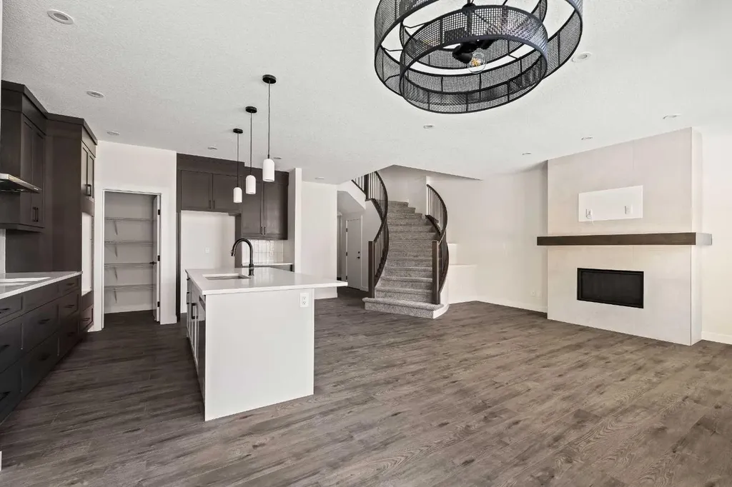 167 Lucas Gardens NW Calgary AB T3P 2R9