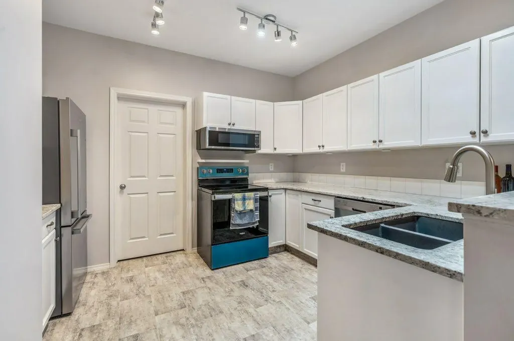 121 Silkstone Road W Lethbridge AB T1J 3A8