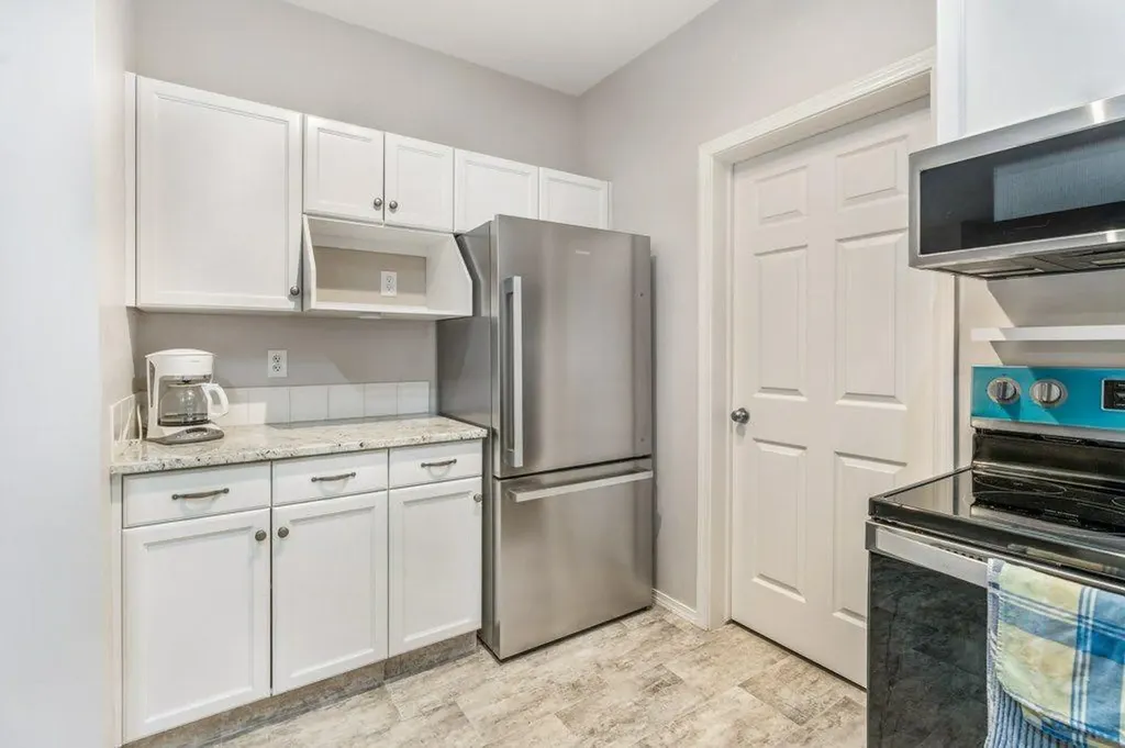 121 Silkstone Road W Lethbridge AB T1J 3A8