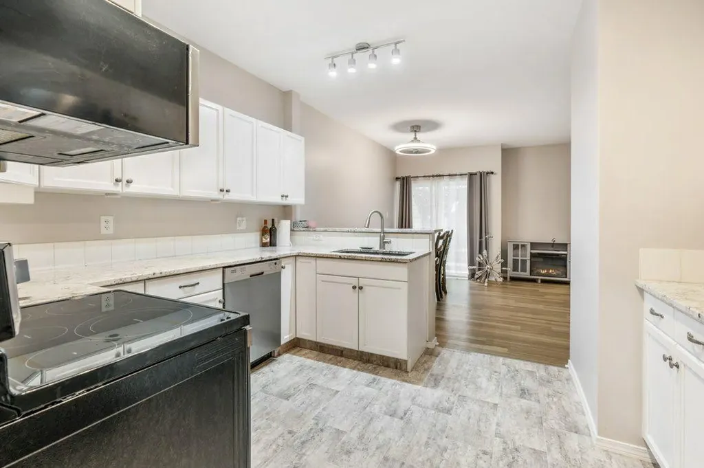 121 Silkstone Road W Lethbridge AB T1J 3A8