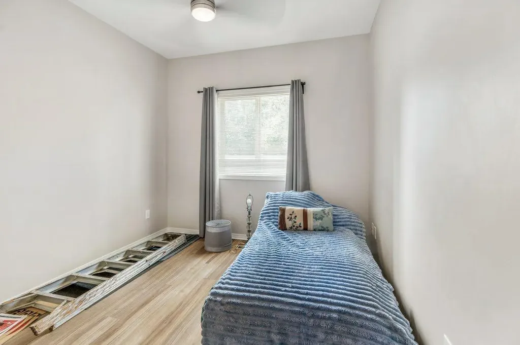 121 Silkstone Road W Lethbridge AB T1J 3A8