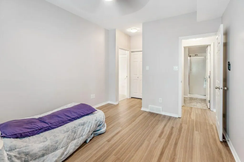 121 Silkstone Road W Lethbridge AB T1J 3A8