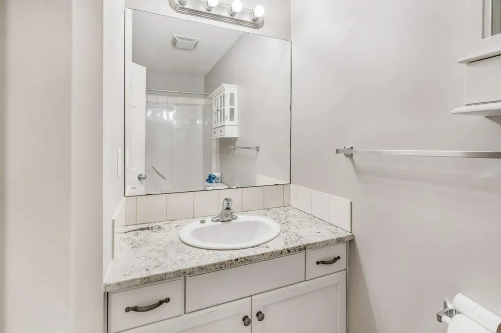 121 Silkstone Road W Lethbridge AB T1J 3A8