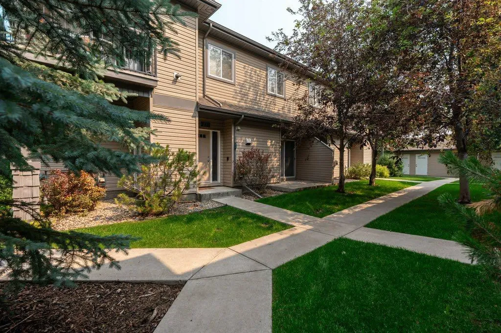 121 Silkstone Road W Lethbridge AB T1J 3A8