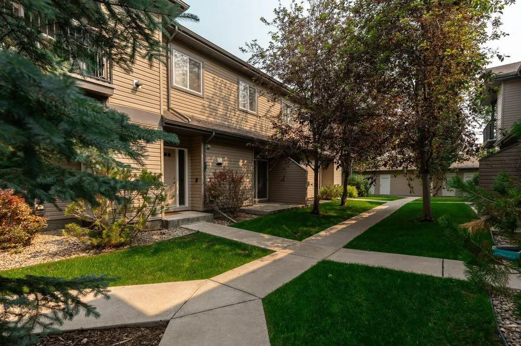 121 Silkstone Road W Lethbridge AB T1J 3A8