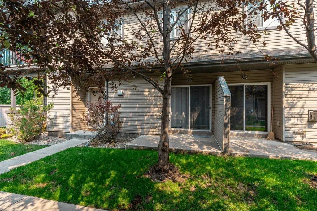 121 Silkstone Road W Lethbridge AB T1J 3A8