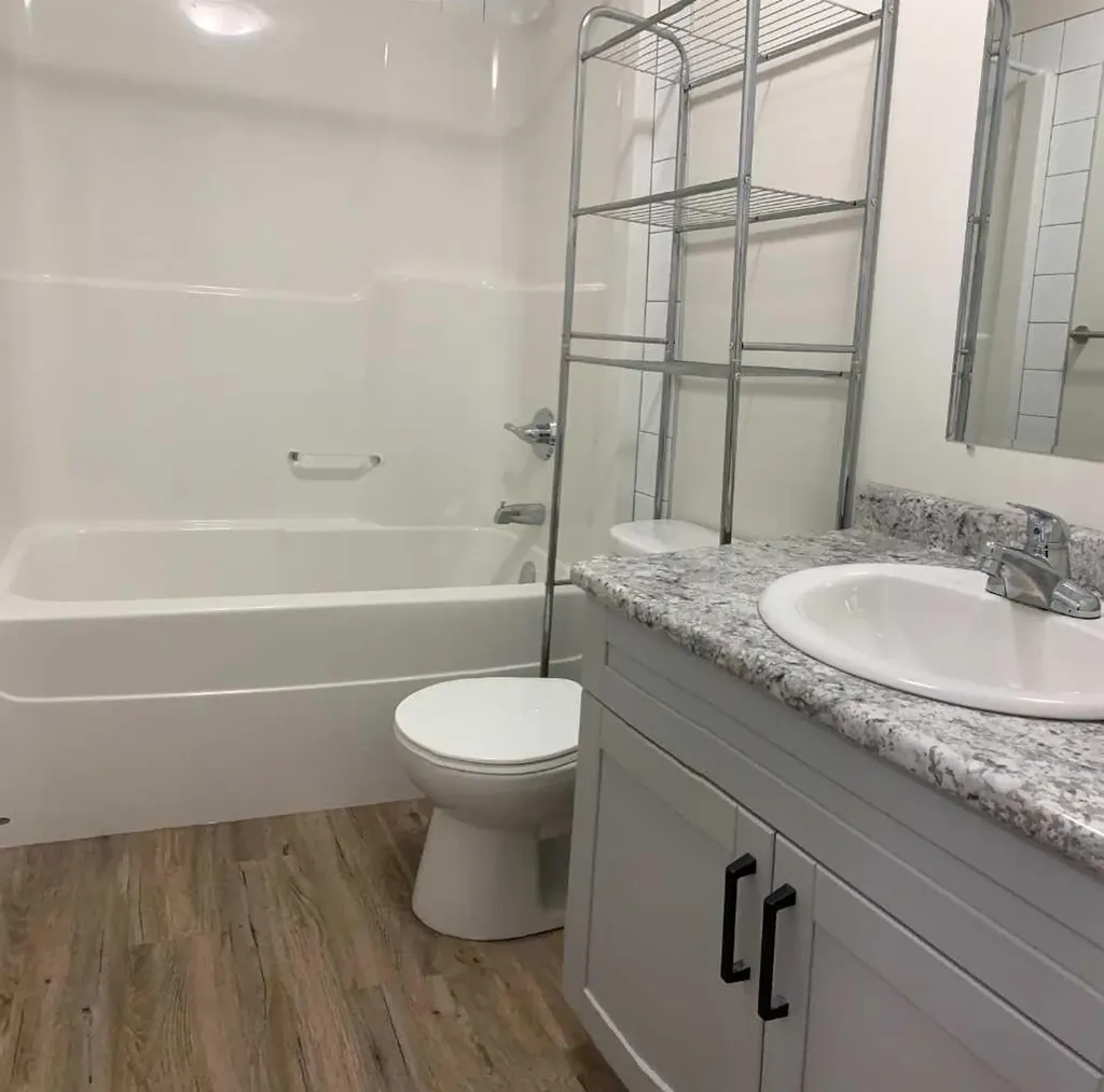 9606 113 Avenue Clairmont AB T8X5C5