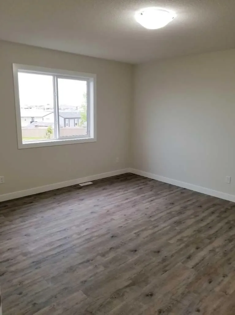9606 113 Avenue Clairmont AB T8X5C5