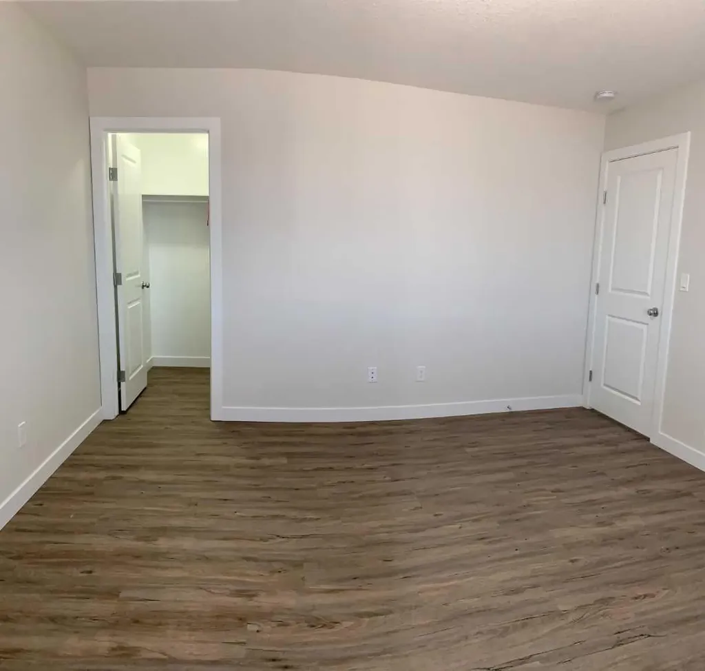 9606 113 Avenue Clairmont AB T8X5C5