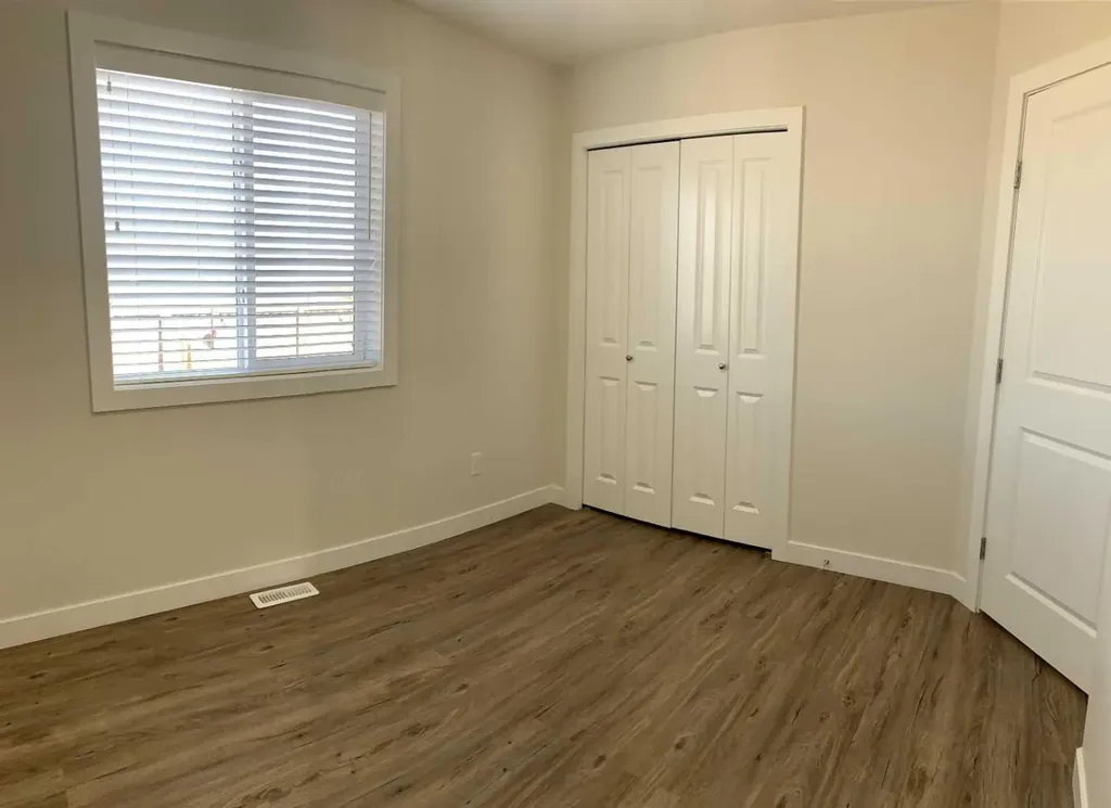 9606 113 Avenue Clairmont AB T8X5C5