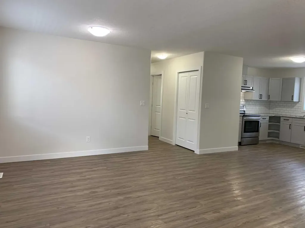 9606 113 Avenue Clairmont AB T8X5C5