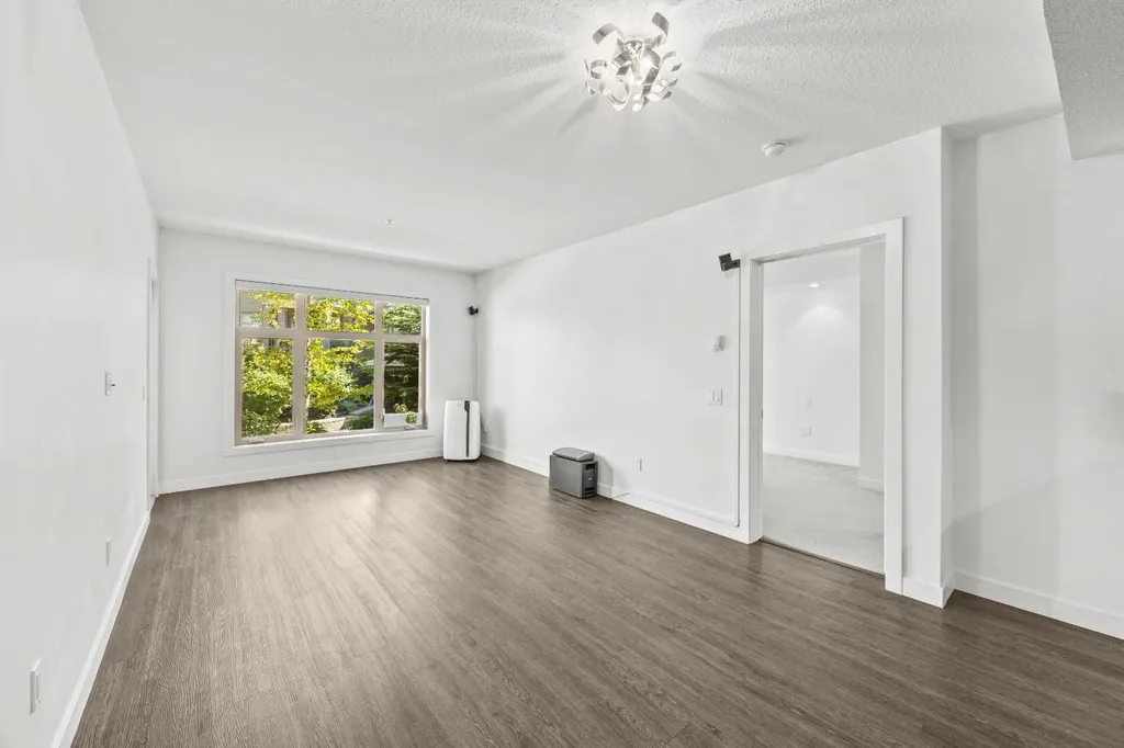 25 Aspenmont Heights SW Calgary AB T3H 0E4