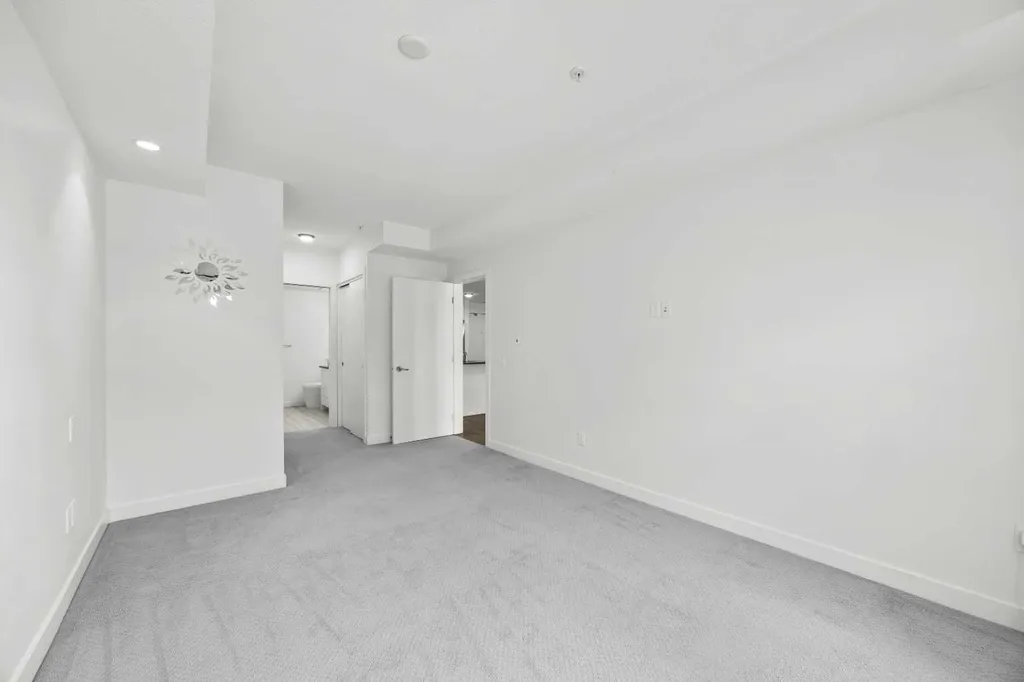 25 Aspenmont Heights SW Calgary AB T3H 0E4