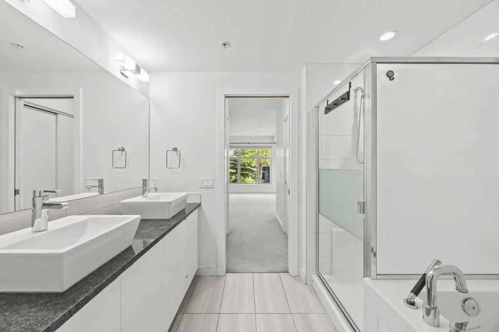 25 Aspenmont Heights SW Calgary AB T3H 0E4