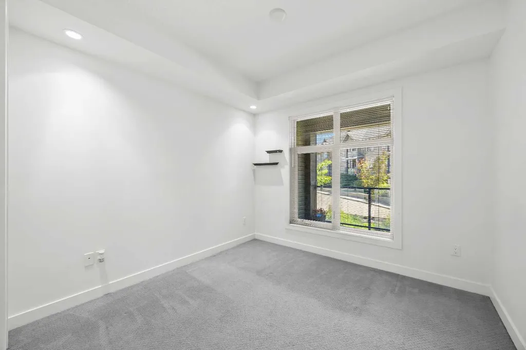 25 Aspenmont Heights SW Calgary AB T3H 0E4