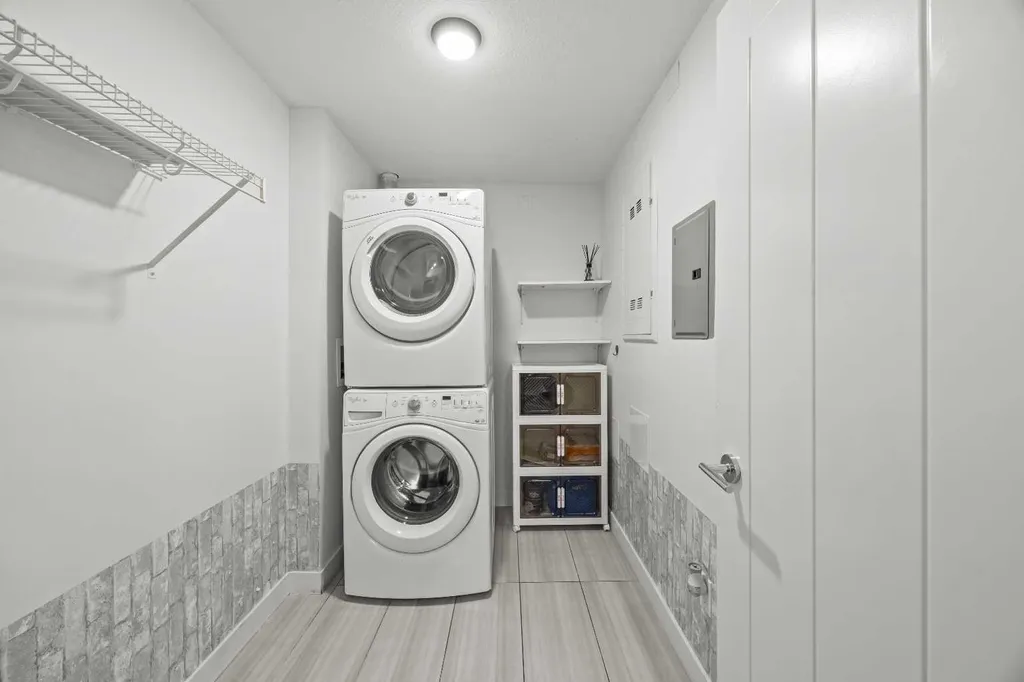 25 Aspenmont Heights SW Calgary AB T3H 0E4