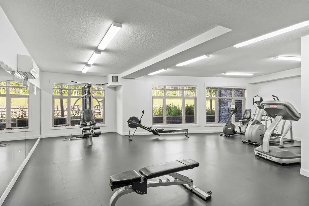 25 Aspenmont Heights SW Calgary AB T3H 0E4