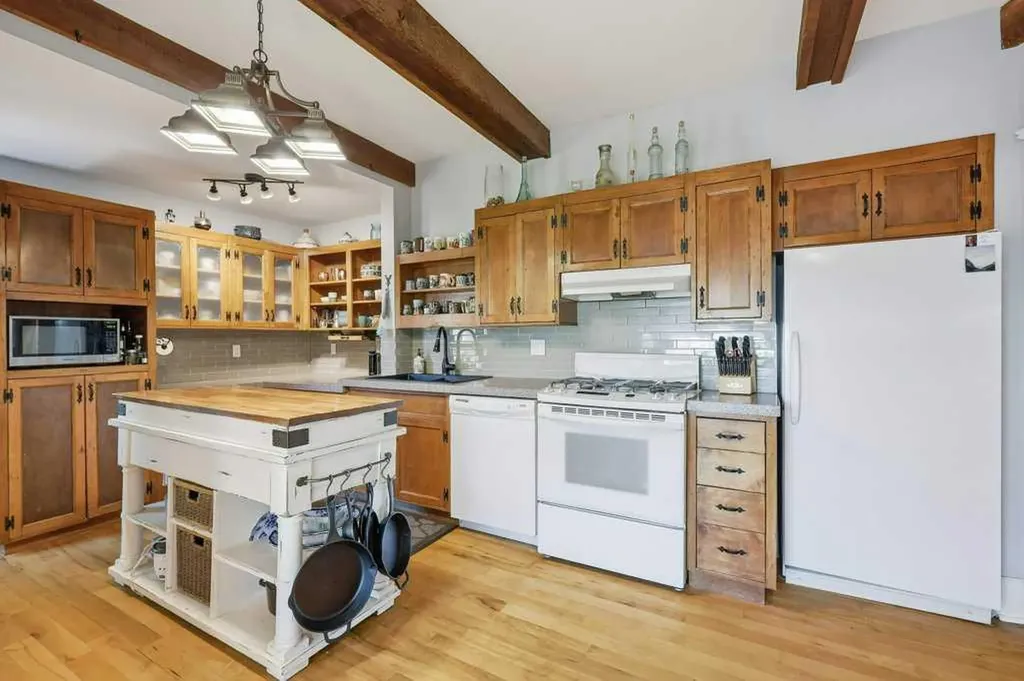 4714 48 Avenue Wetaskiwin AB T9A 0M3