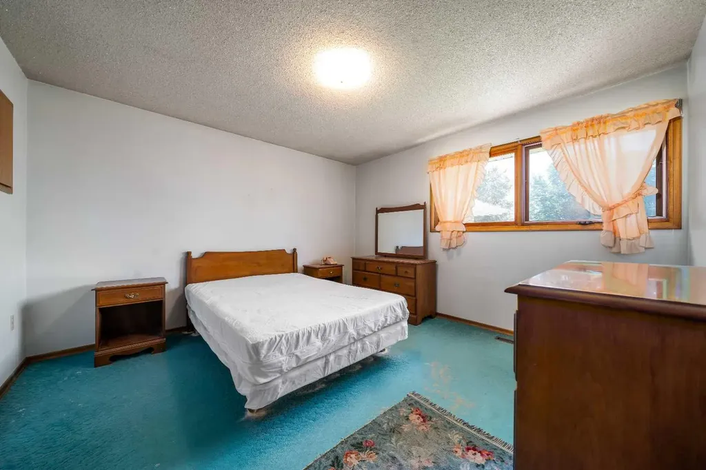 61 5 Street SW Medicine Hat AB T1A4G3