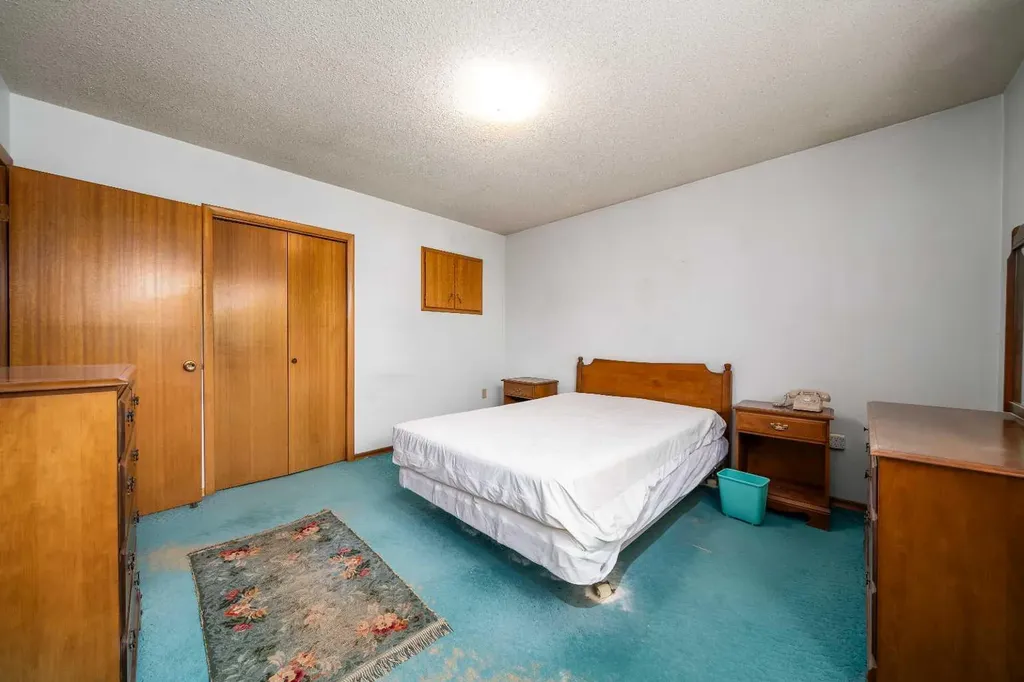 61 5 Street SW Medicine Hat AB T1A4G3