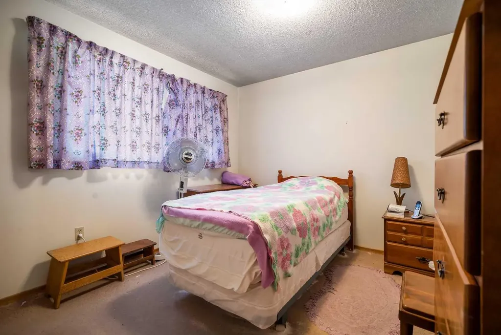 61 5 Street SW Medicine Hat AB T1A4G3
