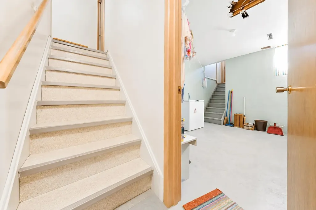 61 5 Street SW Medicine Hat AB T1A4G3