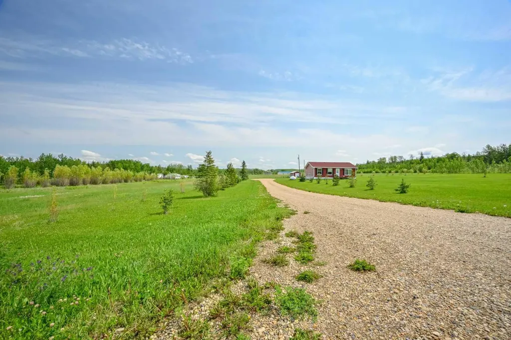 69005 Range Road 64 Grovedale AB T0H 1X0