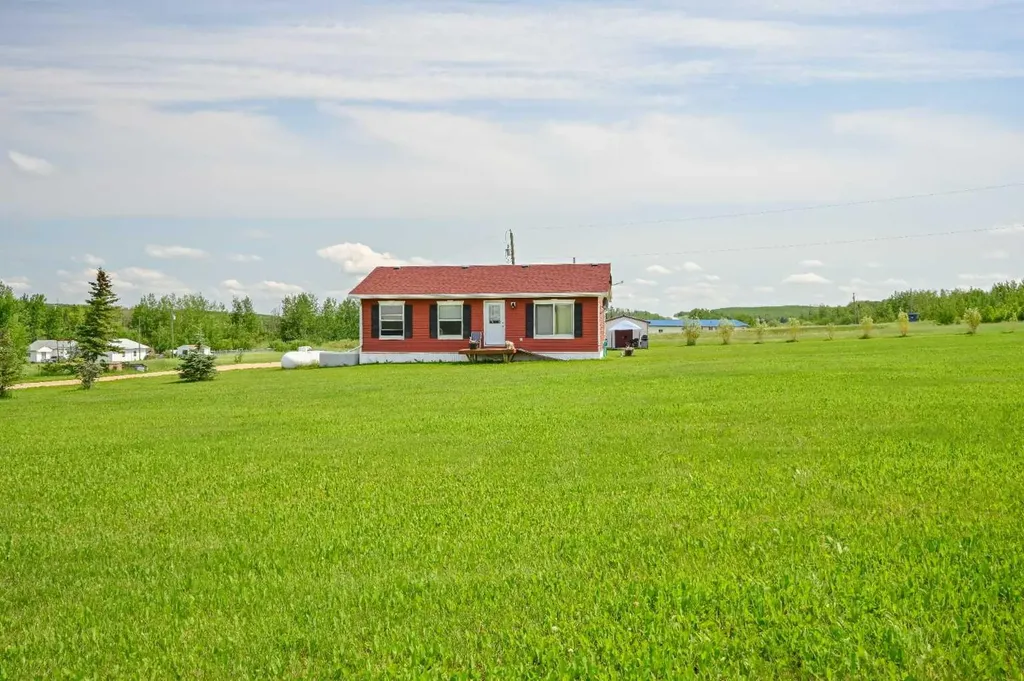 69005 Range Road 64 Grovedale AB T0H 1X0