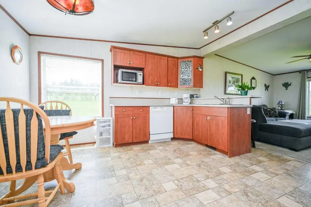 69005 Range Road 64 Grovedale AB T0H 1X0