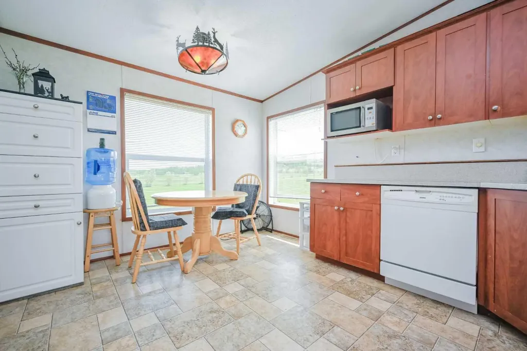 69005 Range Road 64 Grovedale AB T0H 1X0